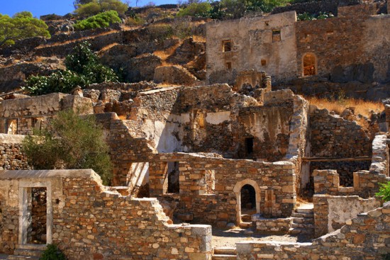 Руины острова Спиналонга на Крите